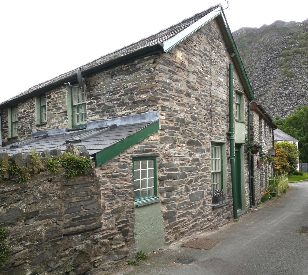 Ty Hen - Quirky Grade II Listed Cottage Blaenau Ffestiniog Exterior photo