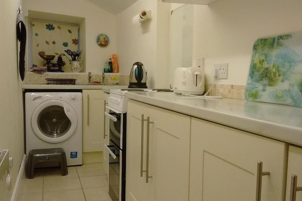 Ty Hen - Quirky Grade II Listed Cottage Blaenau Ffestiniog Exterior photo